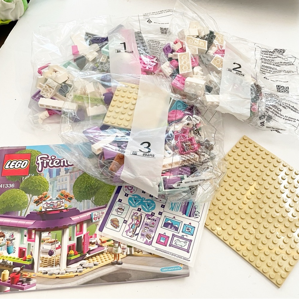 LEGO 41336 FRIENDS Emma's Art Cafe 378 pcs Brand New No Box‎ Ethan Emma